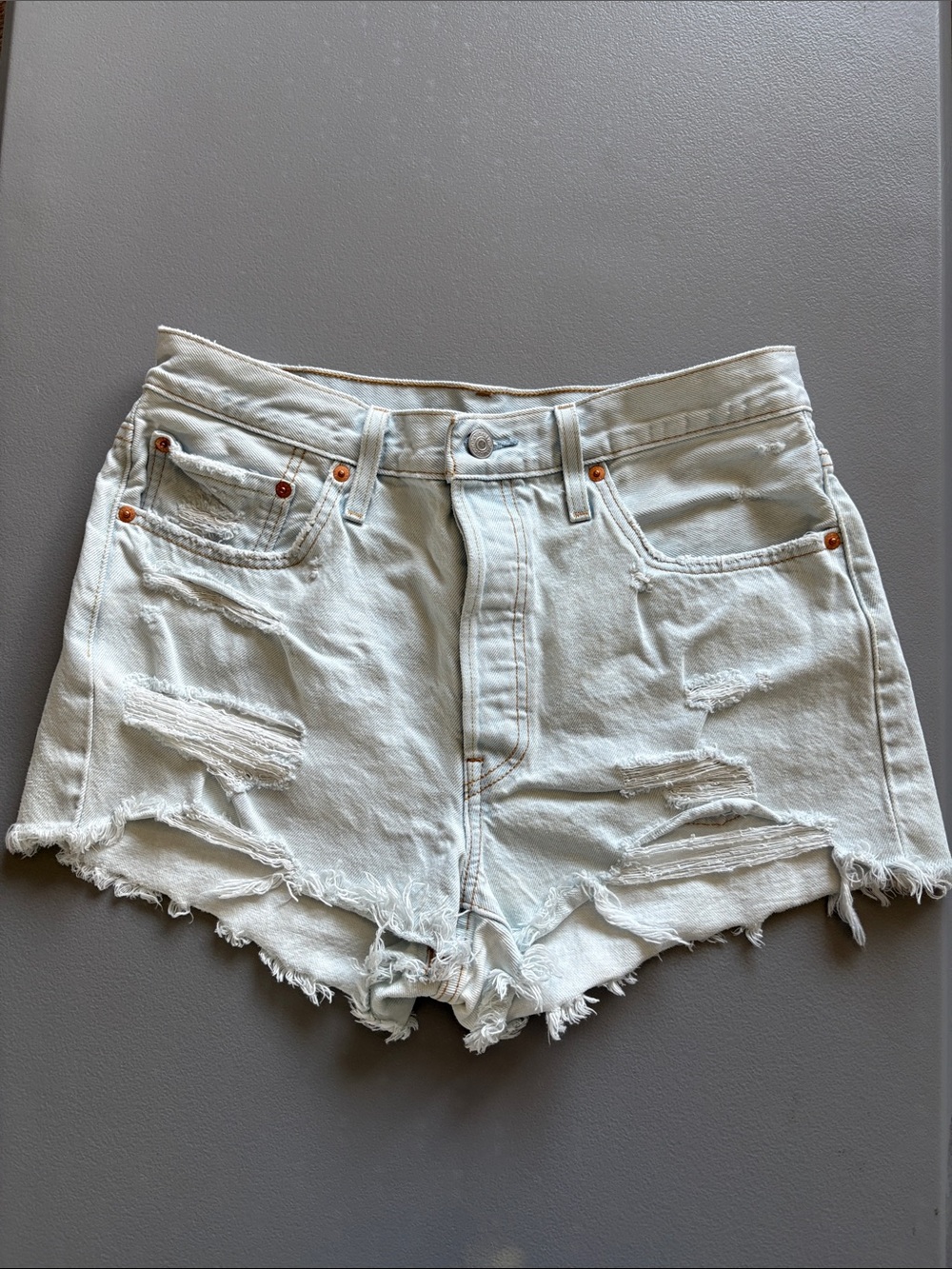 Levi’s 501 denim shorts button fly 100% cotton size 31